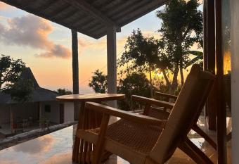 Monkey terrace has Smoking rooms