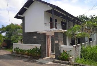 OYO Danawa House allows 18 year olds to book a room