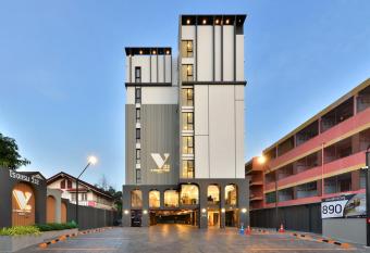 V32 Hotel has Balcony rooms