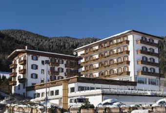 Grand Hotel Biancaneve has Balcony rooms