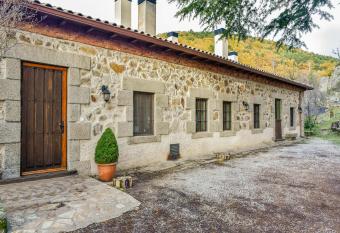 Posada Pe  a Pintada by Vivere Stays allows 18 year olds to book a room