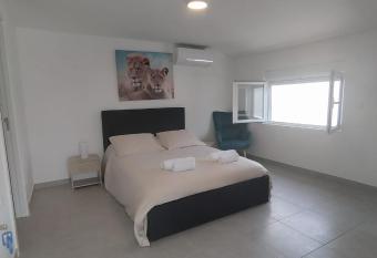 Casa sintra has Balcony rooms