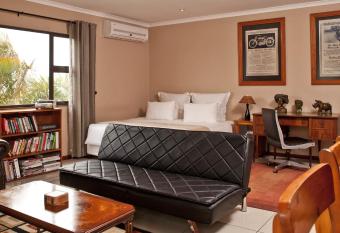 Carrington Guest House has Balcony rooms