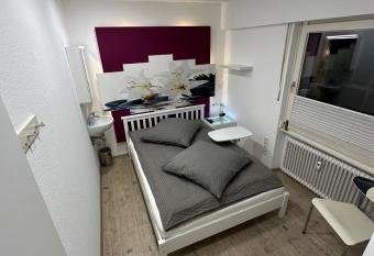 MyHome Hostel 1 has Balcony rooms