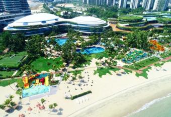 MONIC STAYCATION #RegaliaPark & StarviewBay Forest City has Balcony rooms