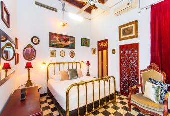 Mauricio Babilonia allows 18 year olds to book a room