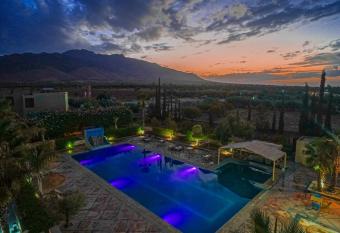 RIMALIZ House has Smoking/Balcony rooms