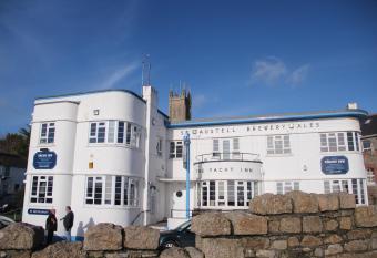 The Yacht Inn allows 18 year olds to book a room