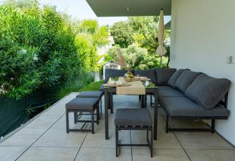 Idyllische Wohnung mit Garten und Pool has Balcony rooms