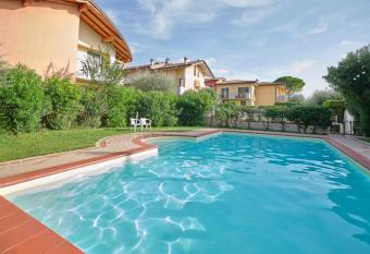 Madonnina Apartment in Lazise has Balcony rooms