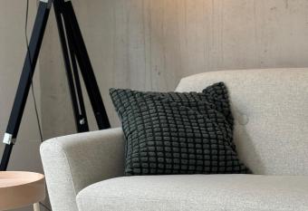 Modernes Appartement  allows 18 year olds to book a room