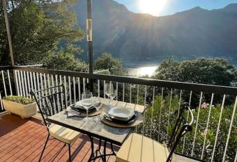 Nesso House - Lake View & Solarium has Balcony rooms