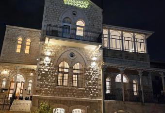             - Cohen s Hotel allows 18 year olds to book a room