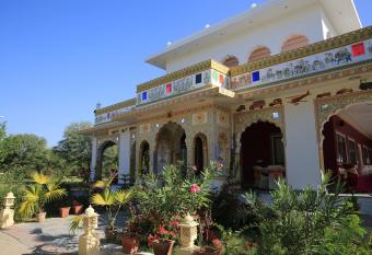 Achrol Bagh allows 18 year olds to book a room
