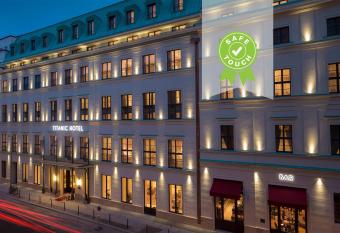 TITANIC Gendarmenmarkt Berlin has Balcony rooms