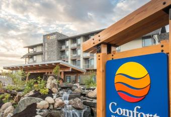 Comfort Inn & Suites has Balcony rooms