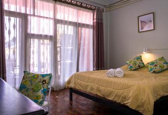 OYO 75472 GOTUM Hostel 2 & Money Exchange allows 18 year olds to book a room