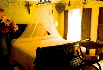 Hotel Posada de la Conspiraci  n has Balcony rooms