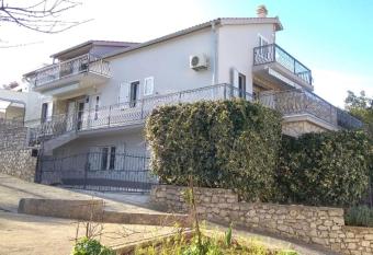 Apartment Ivona has Balcony rooms