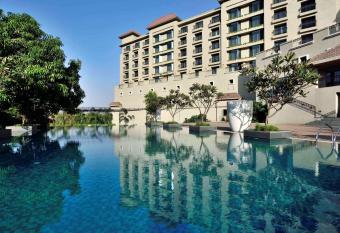 Novotel Imagicaa Khopoli allows 18 year olds to book a room