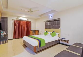 Treebo Trend Yagna Residency has Smoking/Balcony rooms