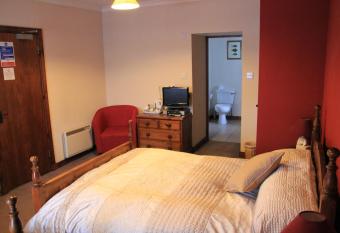 Craignure Inn allows 18 year olds to book a room