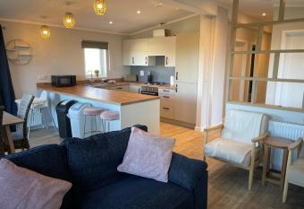 Mountain View Brown lodge has Balcony rooms