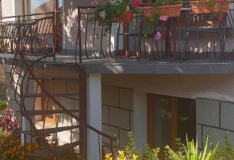 Kyurkchievi Guest House has Balcony rooms