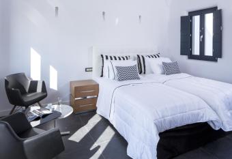 Elea Resort - Adults Only allows 18 year olds to book a room