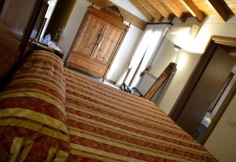 9 Muse Bed and Breakfast has Balcony rooms