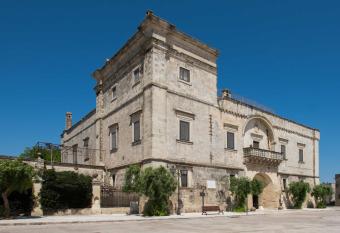 Castello di Casamassella has Balcony rooms