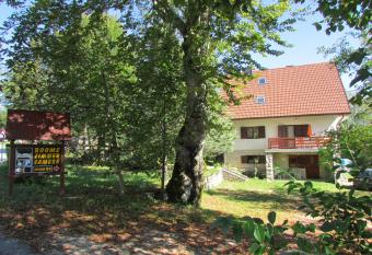 Guest House Nenad has Balcony rooms