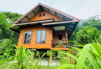 Cheriya bungalow has Balcony rooms