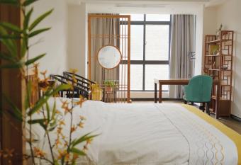 Xi an Travelling with Hotel South Gate has Balcony rooms