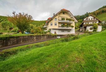 Ferienhof Mayer has Balcony rooms