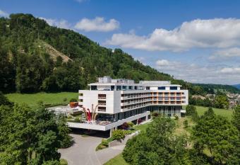 FIVE Zurich - Luxury City Resort allows 18 year olds to book a room