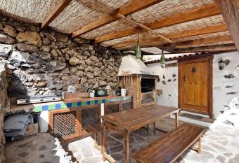 El Jard  n de Las Hesp  rides has Balcony rooms