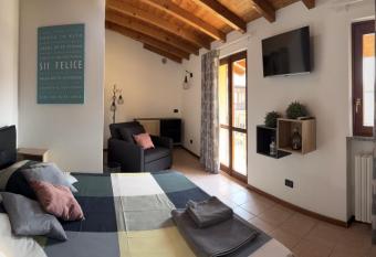 Affittacamere PuntoZero has Balcony rooms