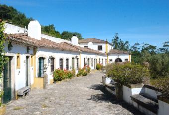 Quinta do Brejo - Turismo Equestre allows 18 year olds to book a room