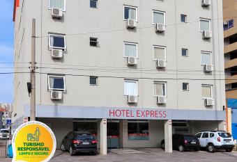 Hotel Express Terminal Tur - Rodovi  ria Porto Alegre allows 18 year olds to book a room