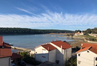 Apartments Palit Rab has Balcony rooms