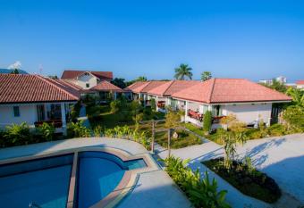 Baan Opun Garden Resort has Balcony rooms