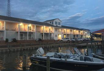 Anchor Inn has Balcony rooms
