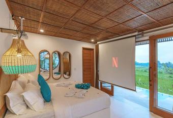 Woywoy Escape Bukian - Adults Only has Balcony rooms