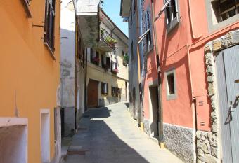 Friendly Holiday Homes has Balcony rooms