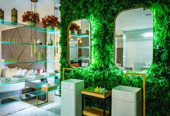 Corinto Hotel has rooms with a private hot tub