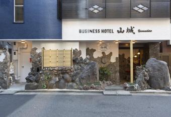 Business Hotel Yamashiro allows 18 year olds to book a room