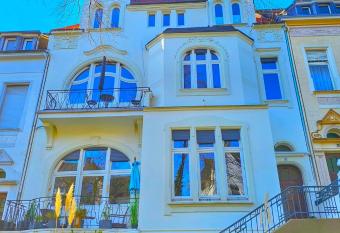 Studio Apartment am Zoo has Balcony rooms