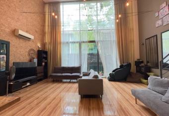 Villa with Private Pool and Jakuzi for 20 pax Netflix has rooms with a private hot tub