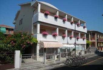 Hotel Eliani has Balcony rooms